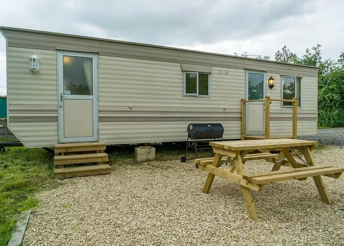 Wind In The Willows: Sleeps 4, Kitchen, Bathroom, Lounge, Wifi