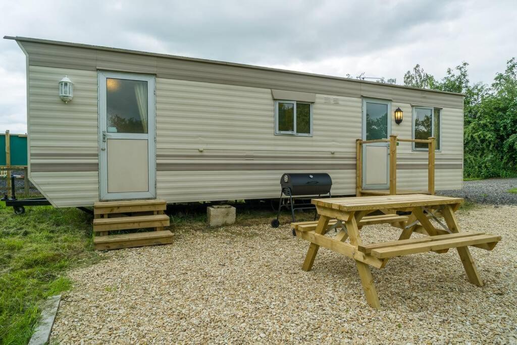 Wind In The Willows: Sleeps 4, Kitchen, Bathroom, Lounge, Wifi Appartement *