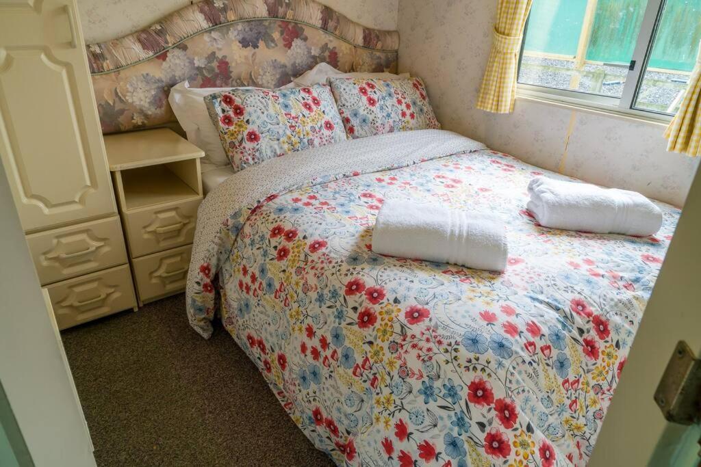 Appartement Wind In The Willows: Sleeps 4, Kitchen, Bathroom, Lounge, Wifi *