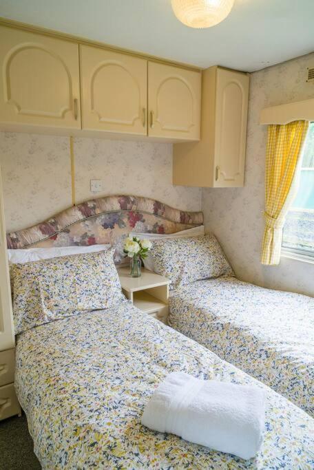 Appartement Wind In The Willows: Sleeps 4, Kitchen, Bathroom, Lounge, Wifi