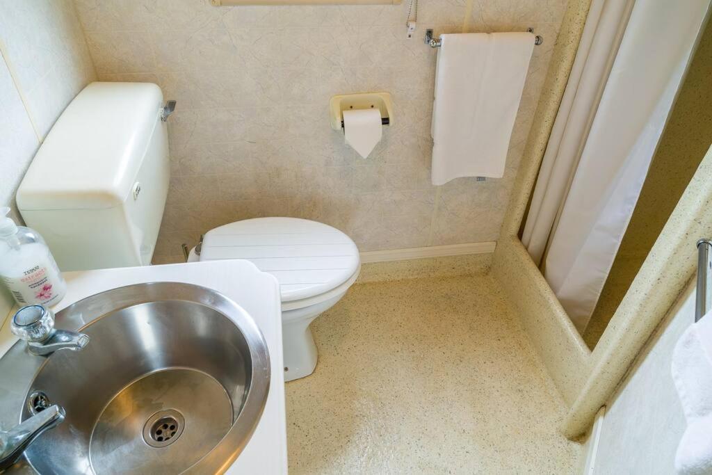 Appartement Wind In The Willows: Sleeps 4, Kitchen, Bathroom, Lounge, Wifi